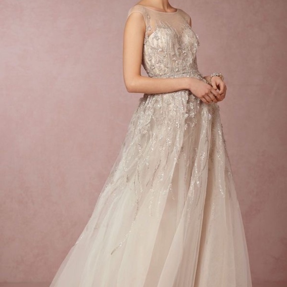 Vintage inspired romantic wedding gown - Picture 12 of 16